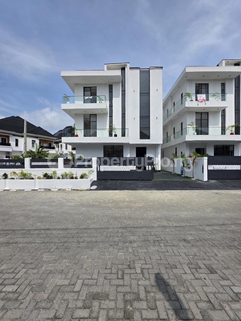 5 bedroom House for sale 2nd Toll Gate Lekki Lagos