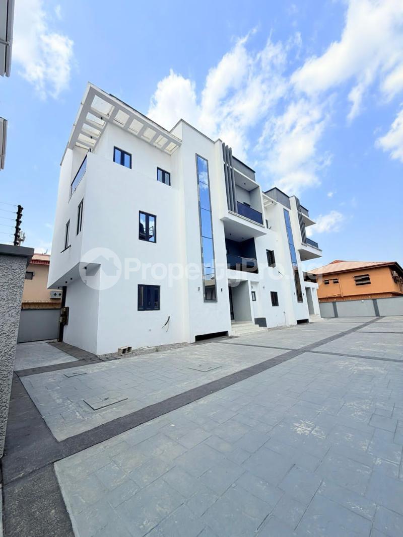 4 bedroom House for sale Phase 1 Gra Magodo Kosofe/Ikosi Lagos