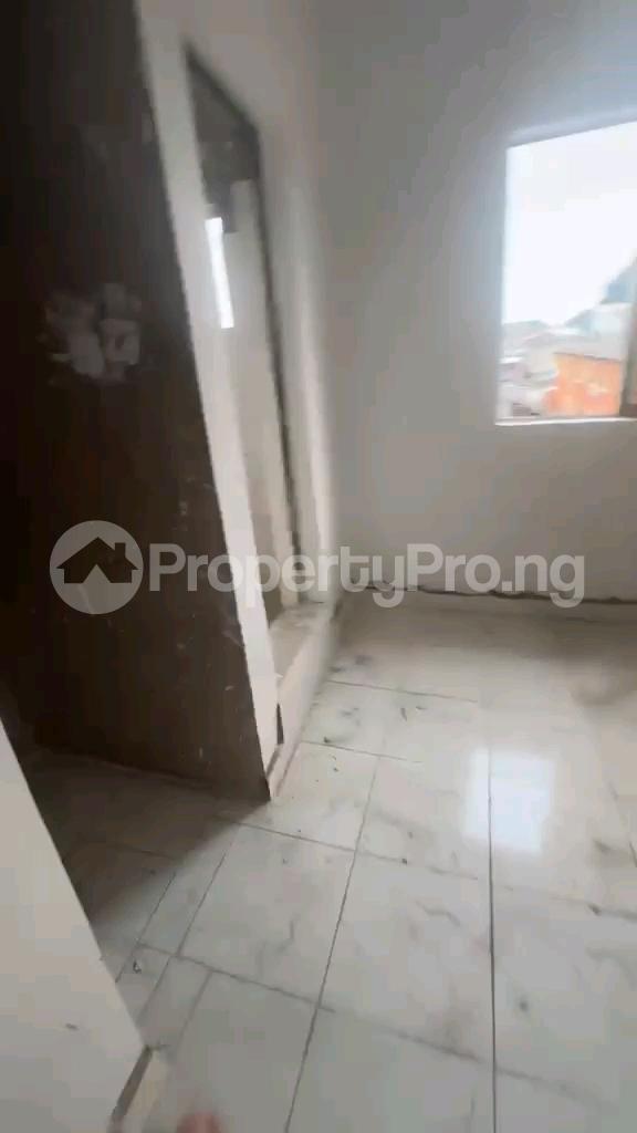 1 bedroom Flat / Apartment for rent Off Bajulaiye Road, Shomolu Lagos