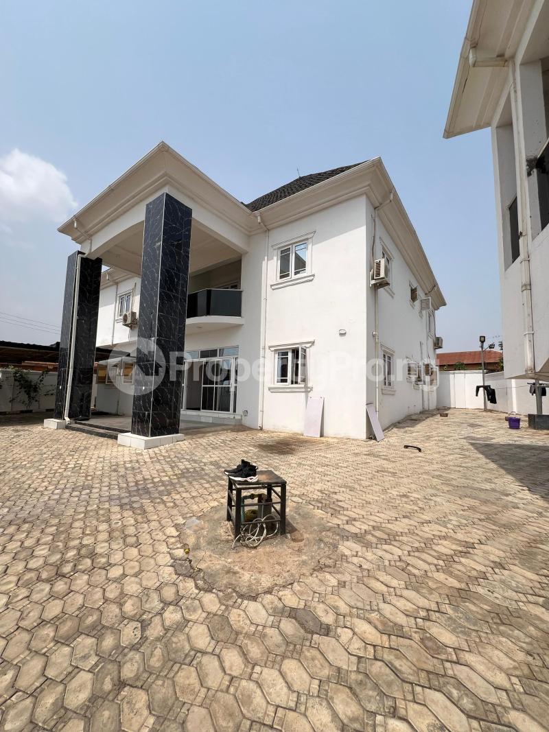 7 bedroom House for sale Adeoje Estate, Oluyole Extension Akala Express Ibadan Oyo