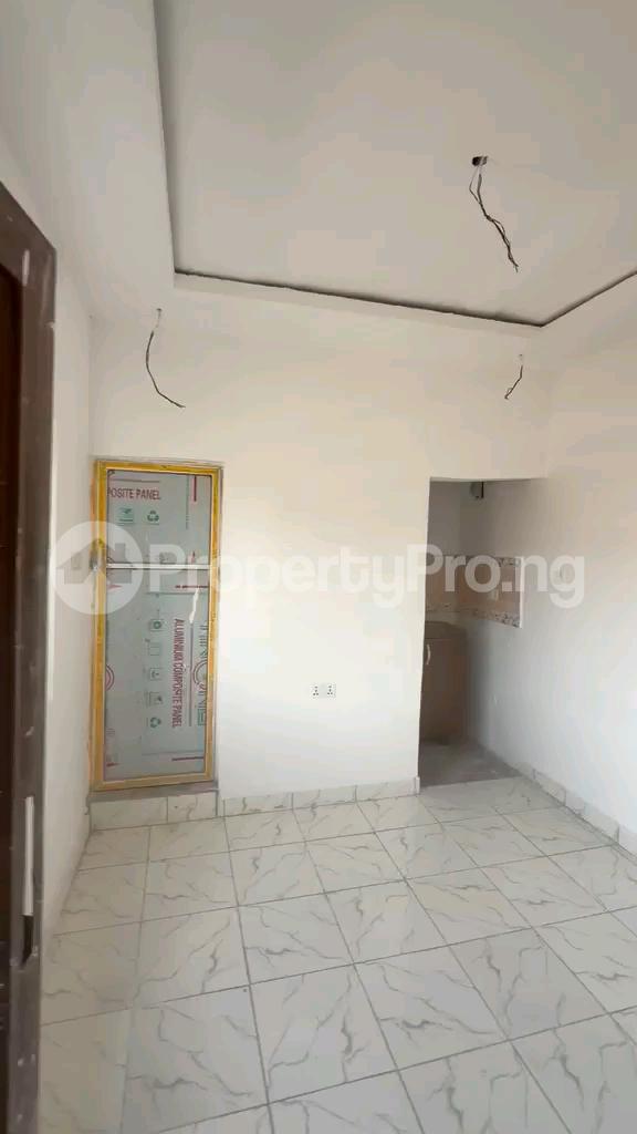 Flat / Apartment for sale Off Pedro Road Shomolu Lagos