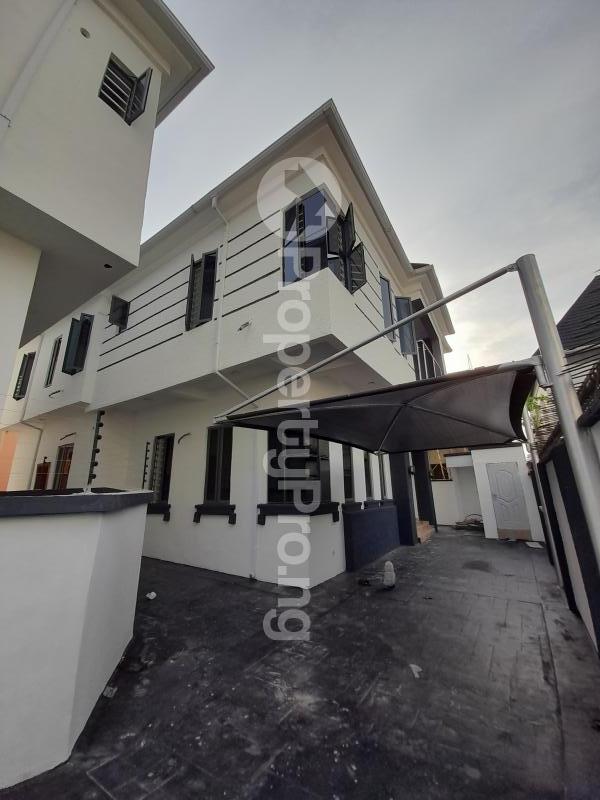 5 bedroom House for sale Chevron Road Lekki Lagos