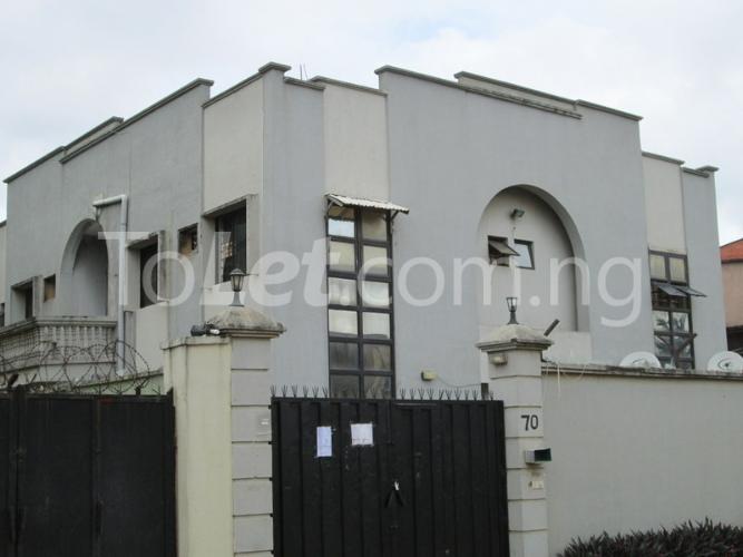 5 bedroom House for rent Bolaji Street, Canal Estate Oshodi Expressway Oshodi Lagos