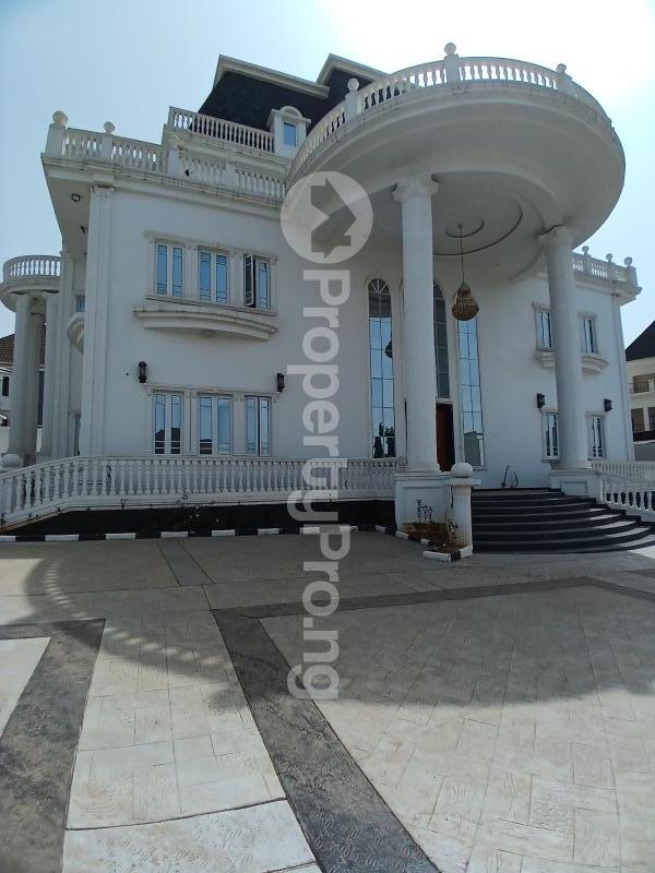 9 bedroom House for sale Diplomatic Zone Guzape Abuja