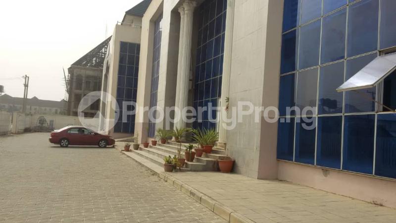 Commercial Property for rent 5th Avenue, Gwarimpa Gwarinpa Abuja