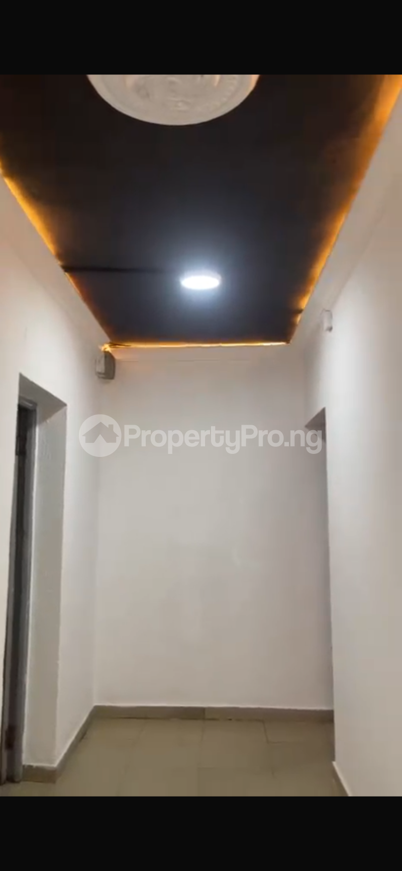 Commercial Property for rent Ogunlana Surulere Lagos