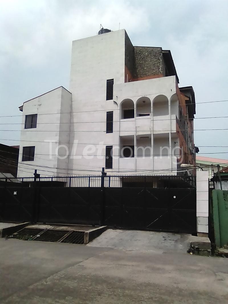 4 bedroom Commercial Property for rent Yaba Yaba Lagos