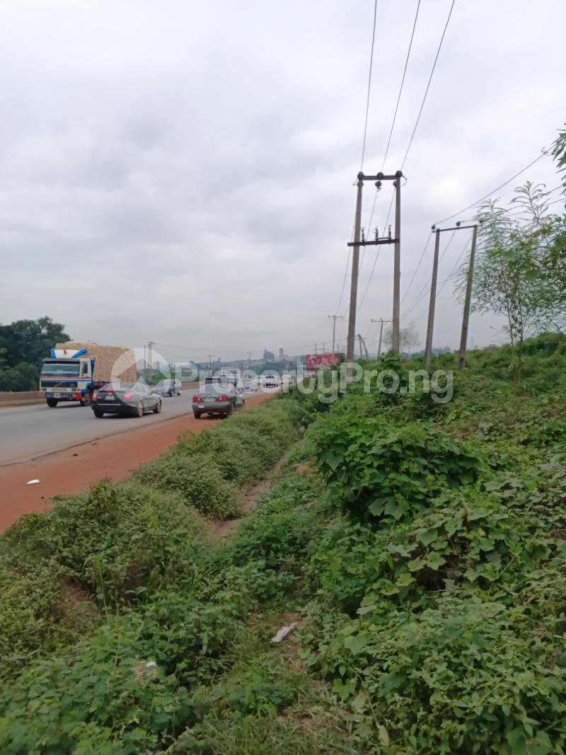 Land for sale Opposite Guru Maraji Lagos Ibadan Expressway, Odo Ona kekere Ibadan Oyo
