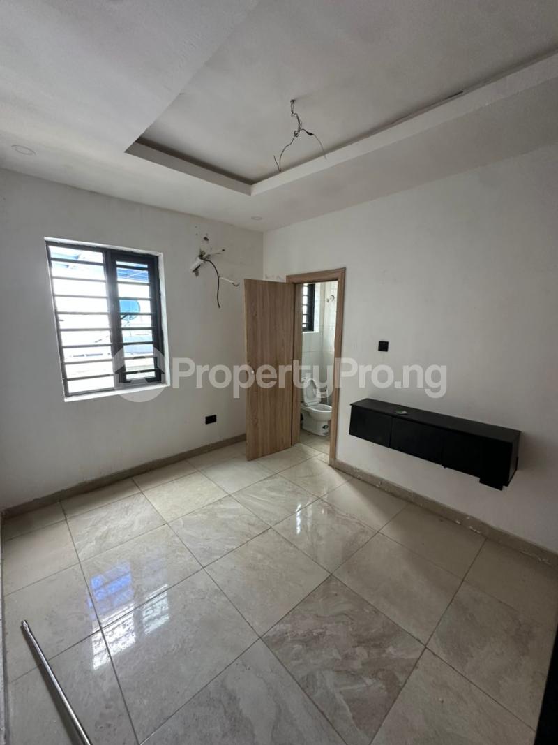 1 bedroom Flat / Apartment for rent Estate Ologolo Lekki Lagos