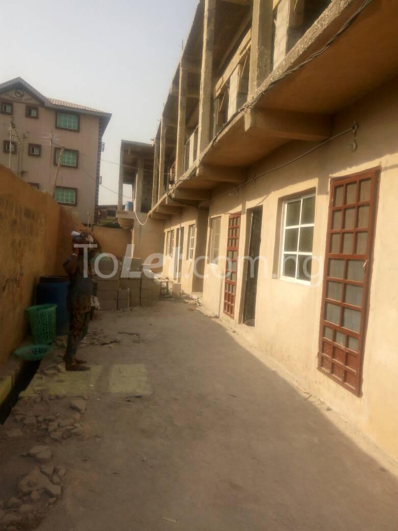1 bedroom Flat / Apartment for rent Bajulaiye Shomolu Lagos
