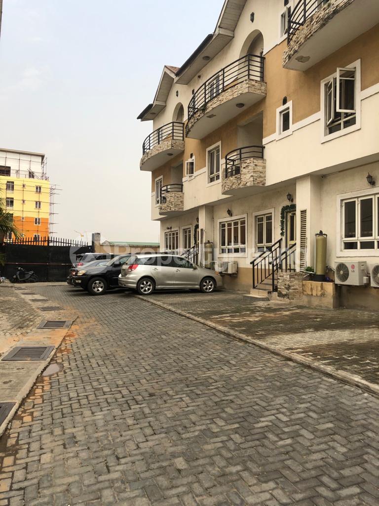 Flat / Apartment for rent Jacob Mews Estate, Alagomeji, Yaba. Alagomeji Yaba Lagos