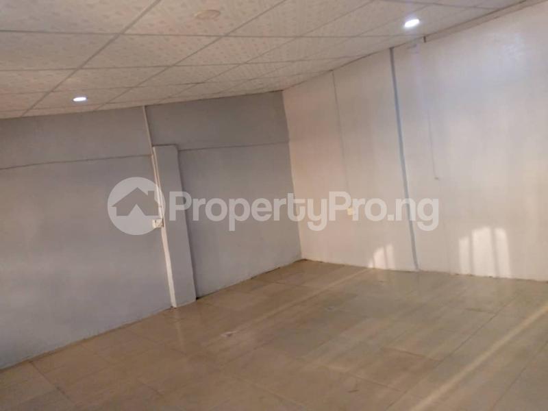 Commercial Property for rent Alagomeji, Yaba, Lagos. Alagomeji Yaba Lagos