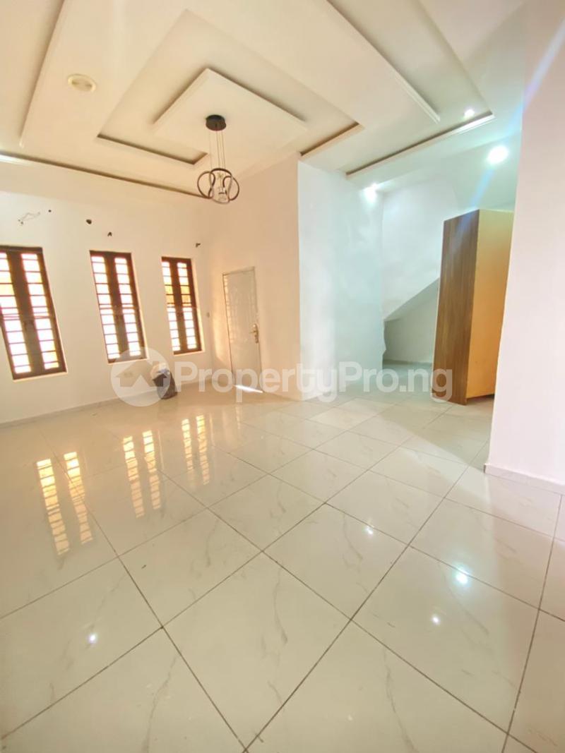 1 bedroom Flat / Apartment for rent In An Estate orchid Lekki Lagos