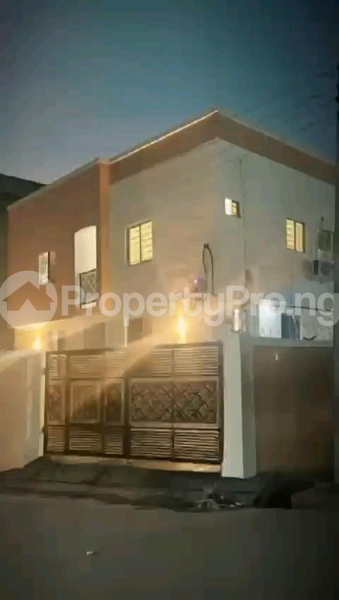Flat / Apartment for sale Akilo Via Pedro Road, Ladilak Shomolu Lagos