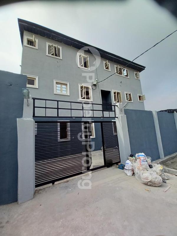 1 bedroom Flat / Apartment for rent Off Bajulaiye Road Shomolu Shomolu Lagos - 0