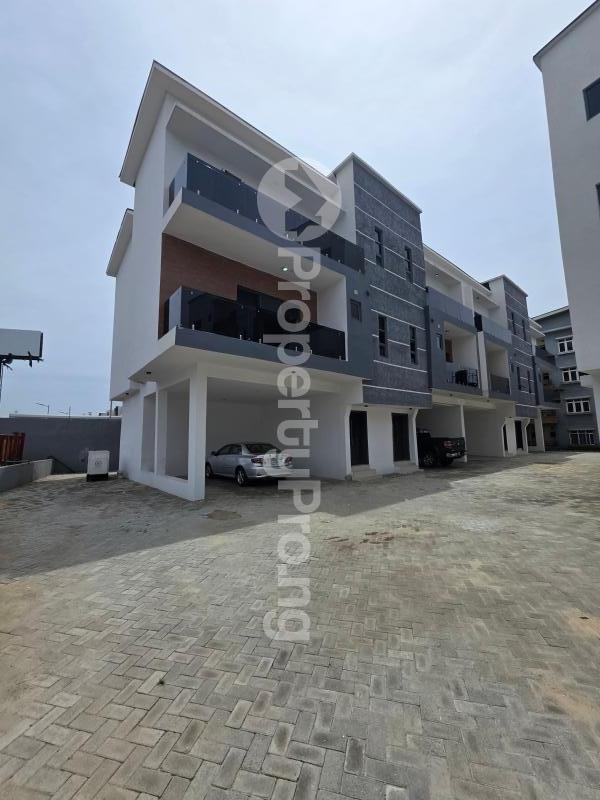 4 bedroom House for sale Ologolo Lekki Lagos