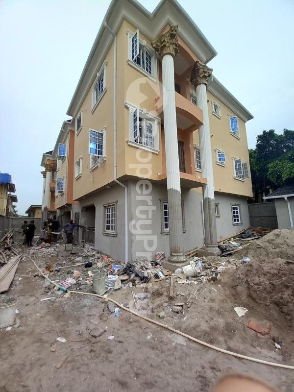 2 bedroom Flat / Apartment for rent Off Fola Agoro Road Fola Agoro Yaba Lagos