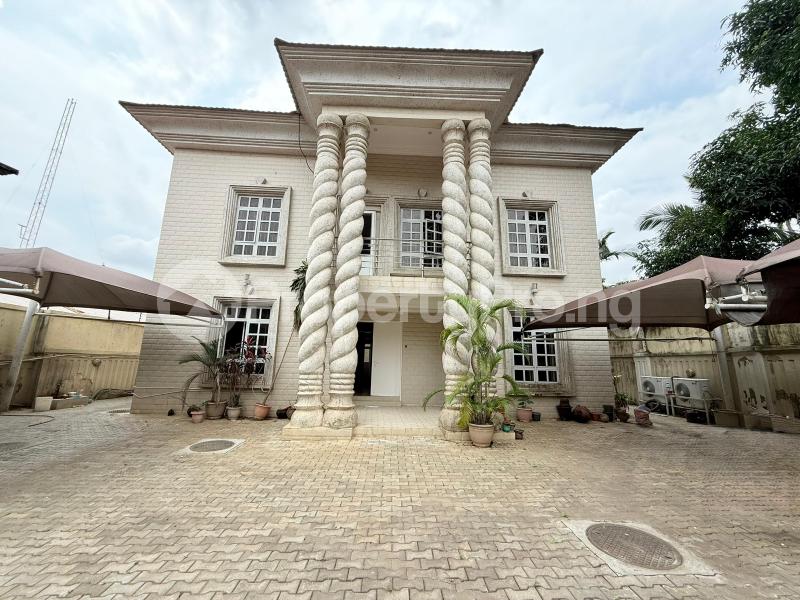 8 bedroom House for rent Maitama Abuja