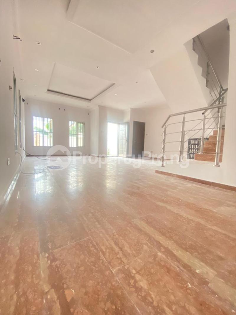 4 bedroom House for rent Abiola Court 2, Saki Close Osapa london Lekki Lagos