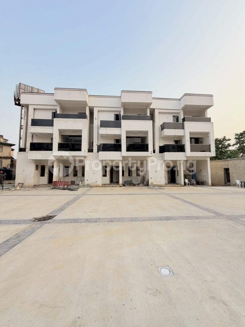 4 bedroom House for sale  Mangoro Ikeja Lagos