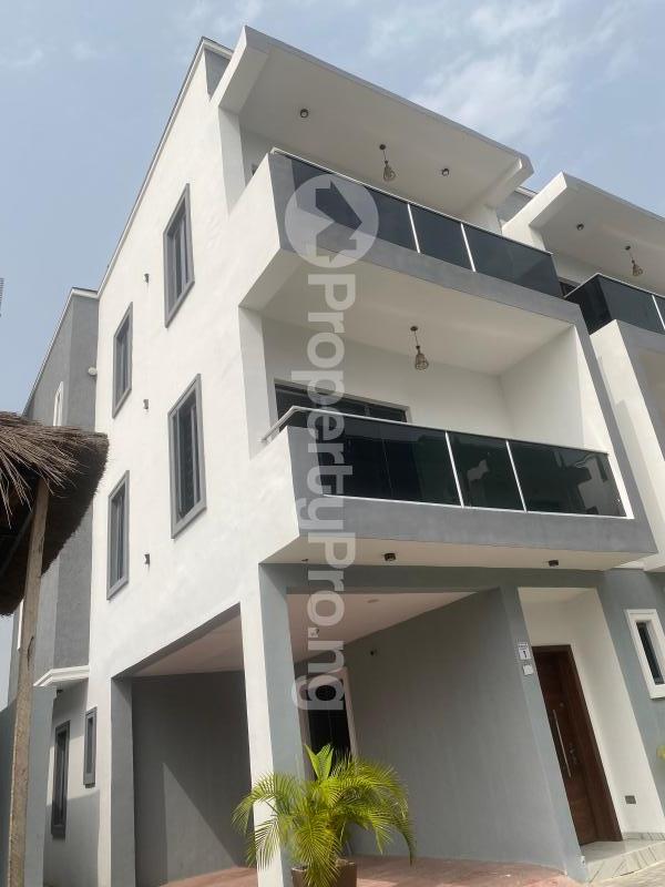 4 bedroom House for sale Lekki Lagos