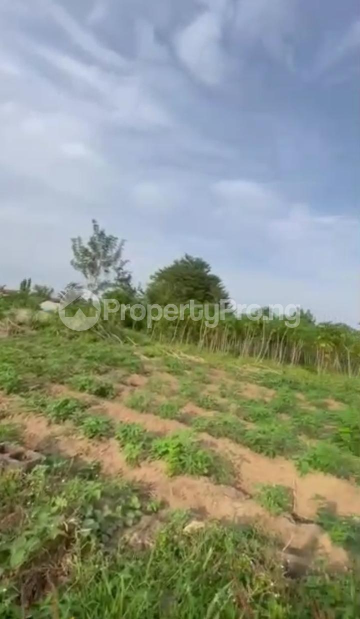 Land for sale Johnson Awe Sharp Corner Oluyole Estate Ibadan Oyo