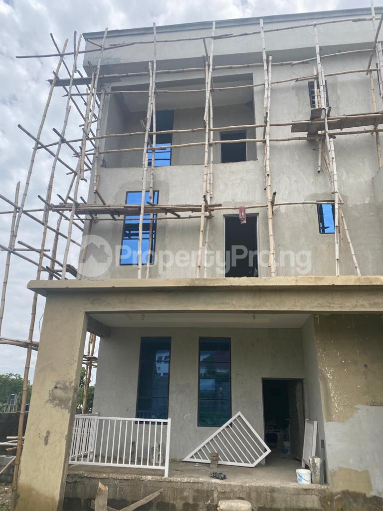 5 bedroom House for sale Opposite Shell Coopeast Garden Estate. Gaduwa Abuja