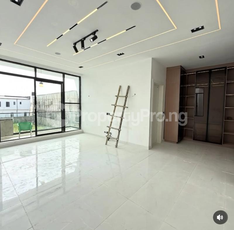 5 bedroom House for sale Estate Ajah Lagos