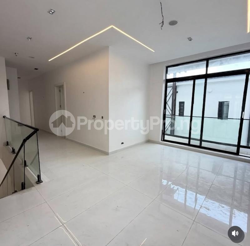 5 bedroom House for sale Estate Ajah Lagos