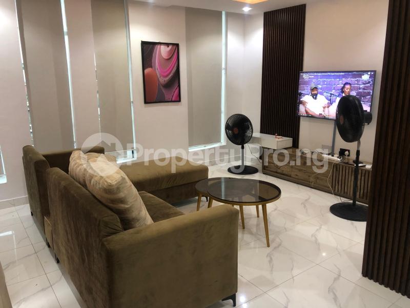 4 bedroom House for shortlet Surulere Lagos
