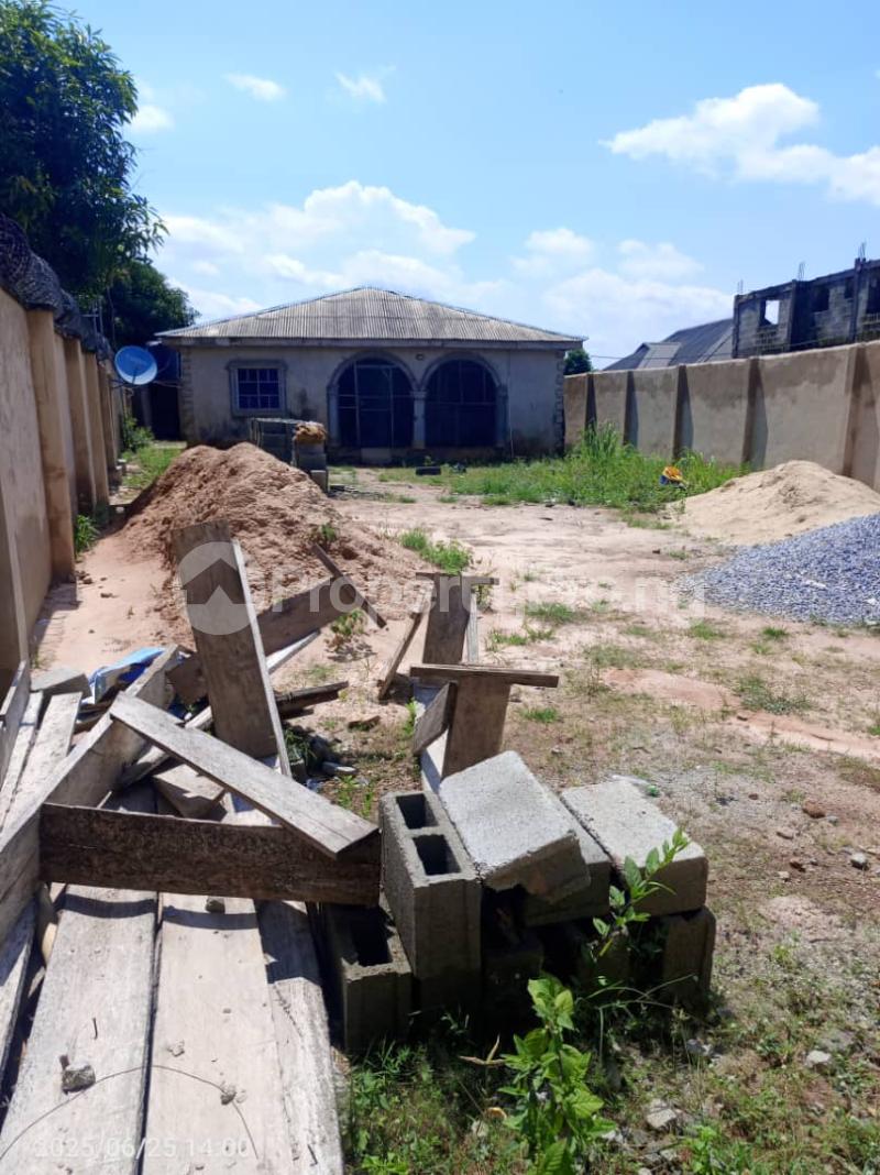 2 bedroom House for sale Tj Bus Stop Camp Davies Road, Ayobo Ipaja Lagos