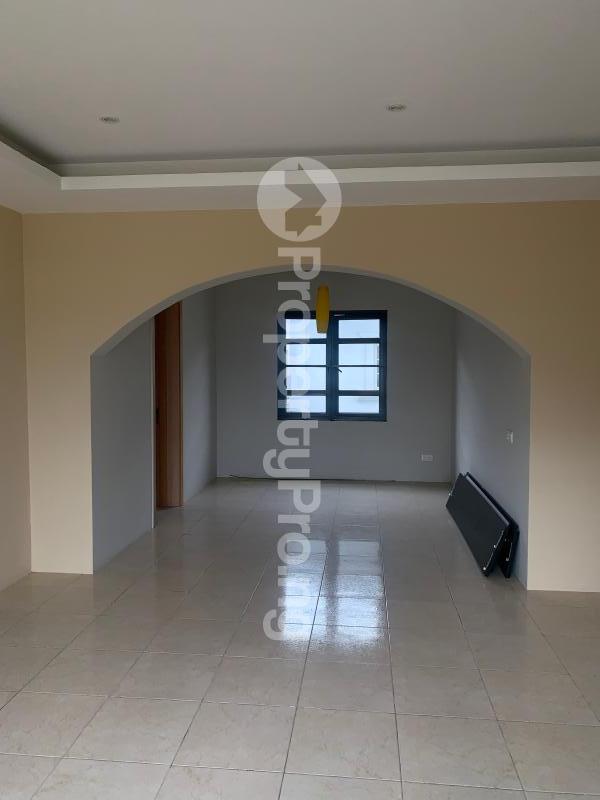 3 bedroom Flat / Apartment for rent chevron Lekki Lagos
