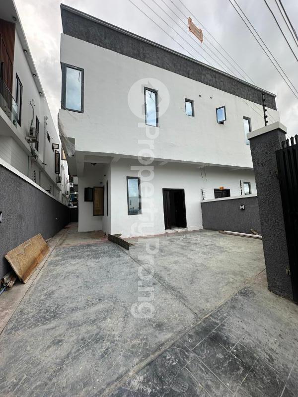 4 bedroom House for sale Ologolo Lekki Lagos