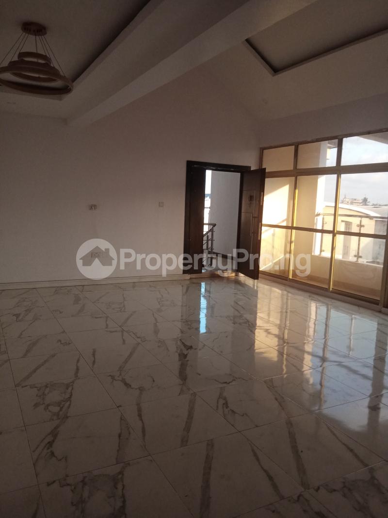 3 bedroom Flat / Apartment for rent Alpha Estate Iponri Surulere Lagos