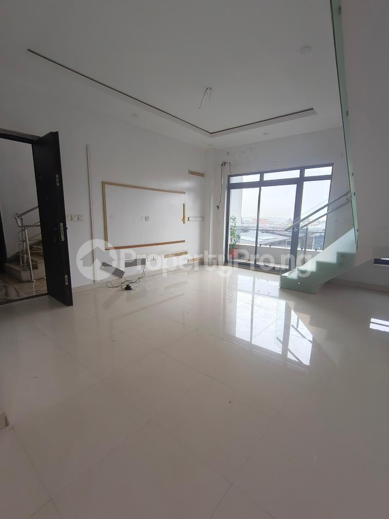 3 bedroom House for rent Off Ajao Estate, Anthony, Lagos. Anthony Village Maryland Lagos
