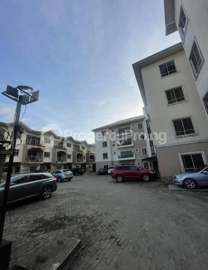 3 bedroom Flat / Apartment for rent Taoridi Close, Surulere Lagos