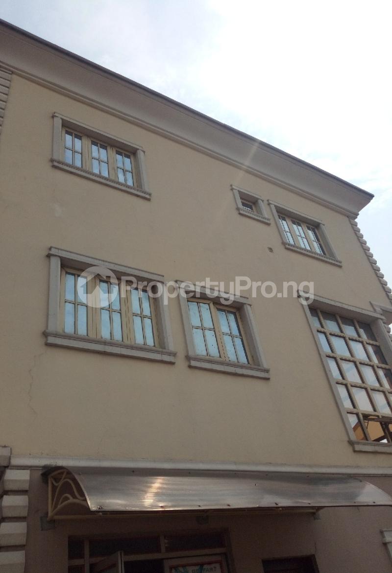 3 bedroom Flat / Apartment for rent Off Pedro Road Shomolu Shomolu Lagos
