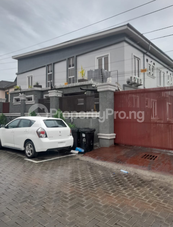 4 bedroom House for sale Millenuim/UPS Gbagada Lagos