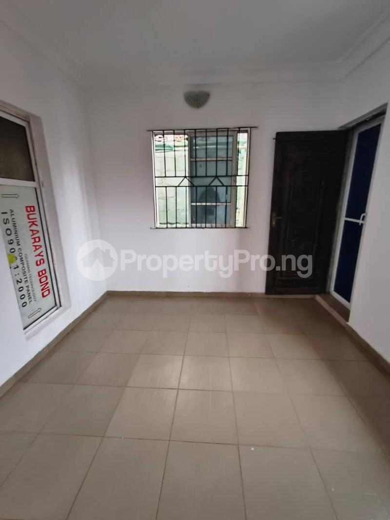 1 bedroom Flat / Apartment for rent Off Pedro Road, Palmgroove, Lagos. Palmgrove Shomolu Lagos
