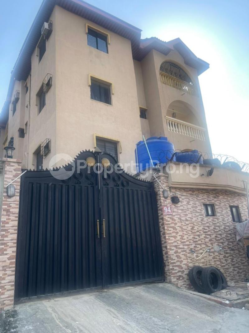 3 bedroom Flat / Apartment for rent Aguda Surulere Lagos