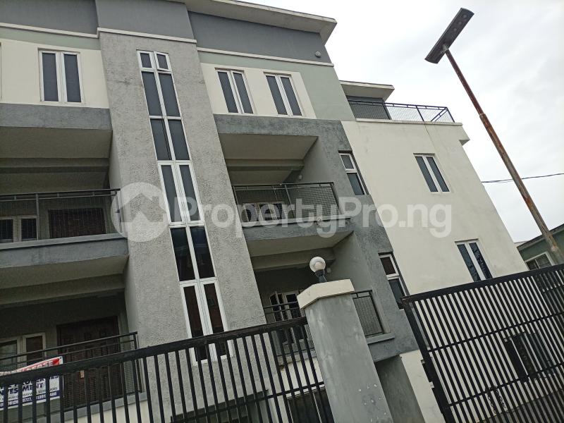 3 bedroom Flat / Apartment for sale Ikenne Street Off Oduduwa Road Kilo Surulere Kilo-Marsha Surulere Lagos