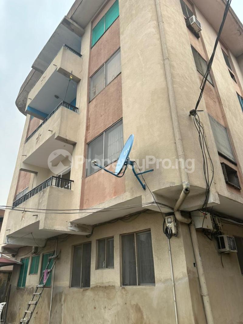 3 bedroom Flat / Apartment for rent Off Adekunle Kuye Str, Aguda Surulere Lagos