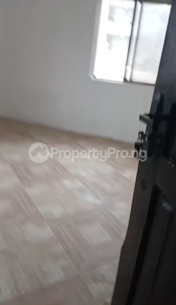 2 bedroom House for rent Ijesha Road Surulere Lagos - 0