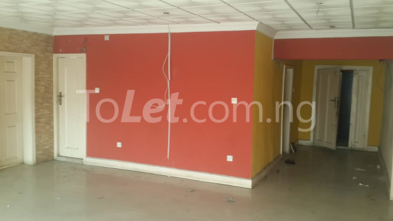 4 bedroom Commercial Property for rent   Obanikoro Shomolu Lagos