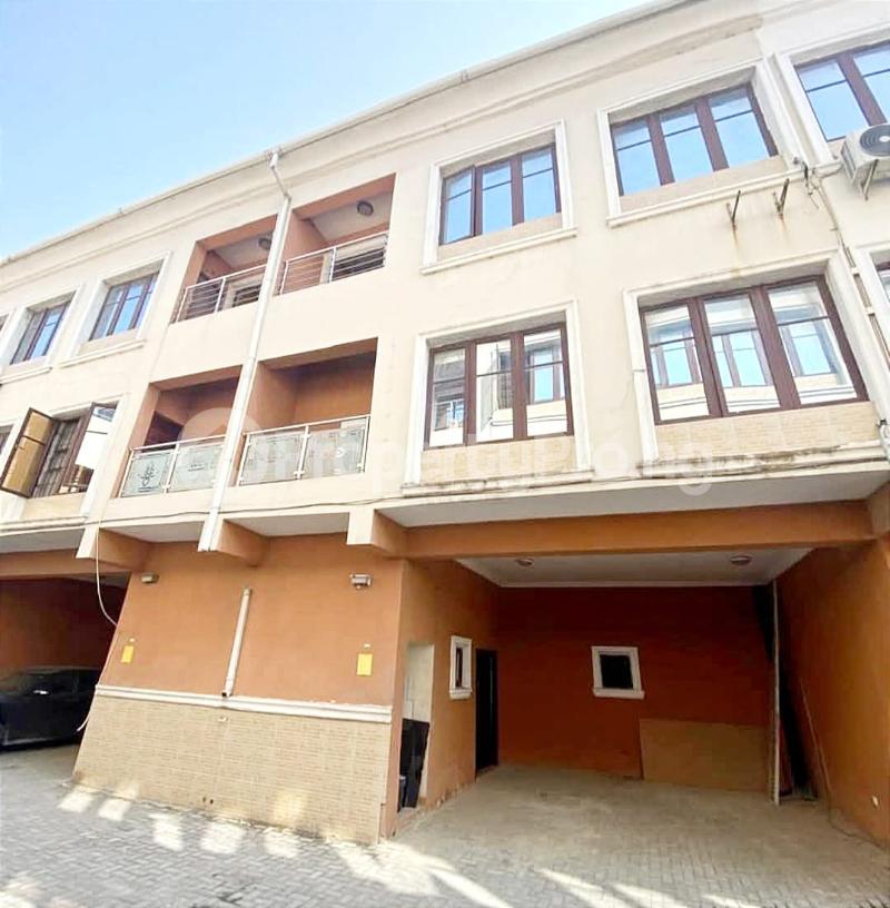4 bedroom House for rent Ikate Lekki Lagos