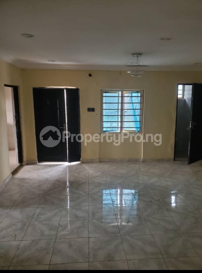 2 bedroom Flat / Apartment for rent @ Akiode Area, Via Omole Phase 1 Area, Ojodu Ikeja Ojodu Lagos - 3