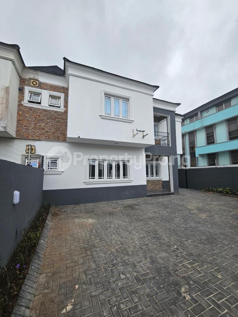 4 bedroom House for rent Oniru Extension/lekki Right Victoria Island Lagos