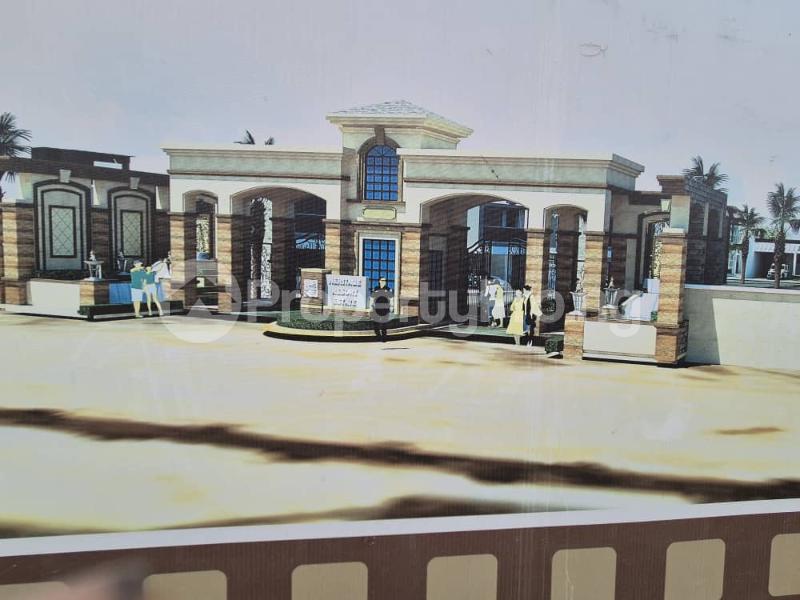 Land for sale Brent Mall , Saw Mill Old Ife Road Alakia Ibadan Oyo