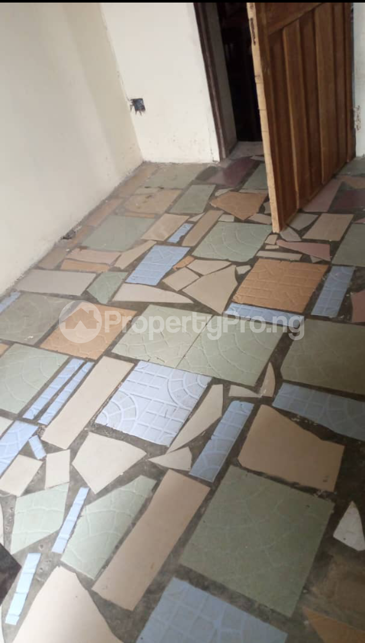 1 bedroom Flat / Apartment for rent Olodo Bank Area, Iyana Church Road Ibadan Oyo