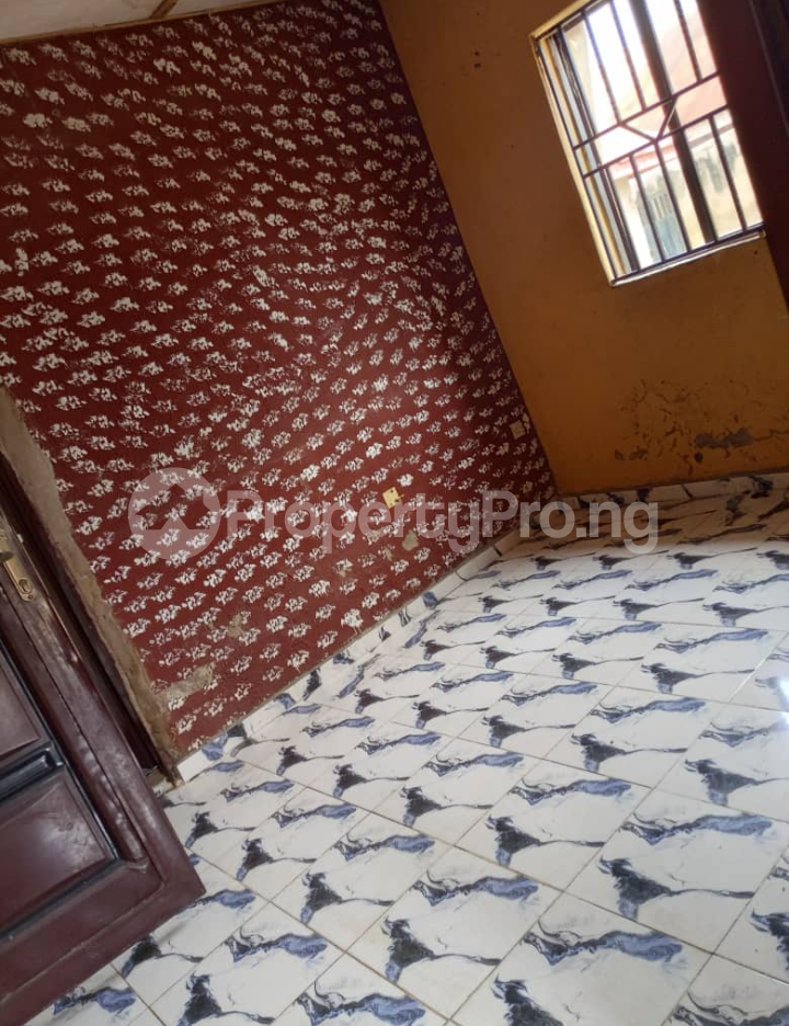 1 bedroom Flat / Apartment for rent Olodo Bank Area,iyana Church Ibadan Oyo